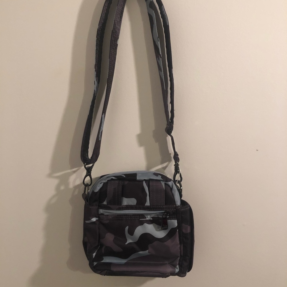 camo purse